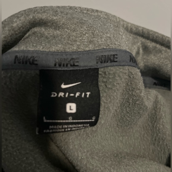 Nike Dri Fit Sweatshirt Chaminade Size Large - Picture 3 of 3